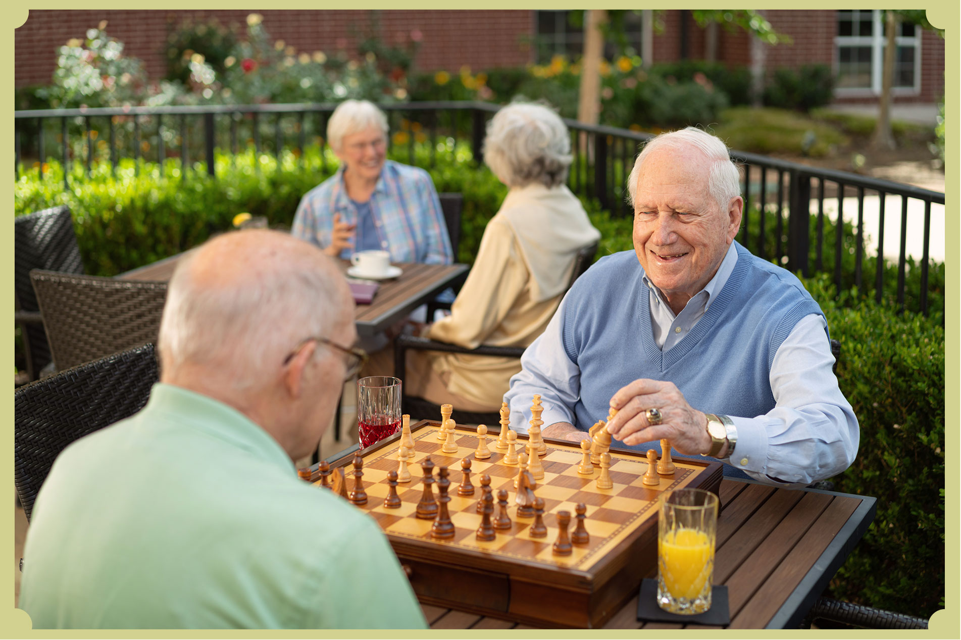Residents enjoying activities at Laural Parke